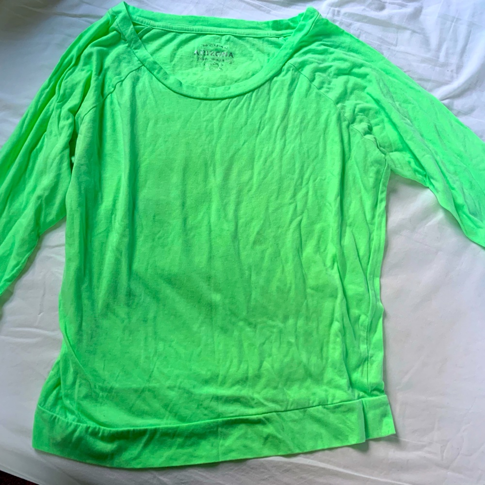 Neón or safety green 3/4 length sleeve shirt.